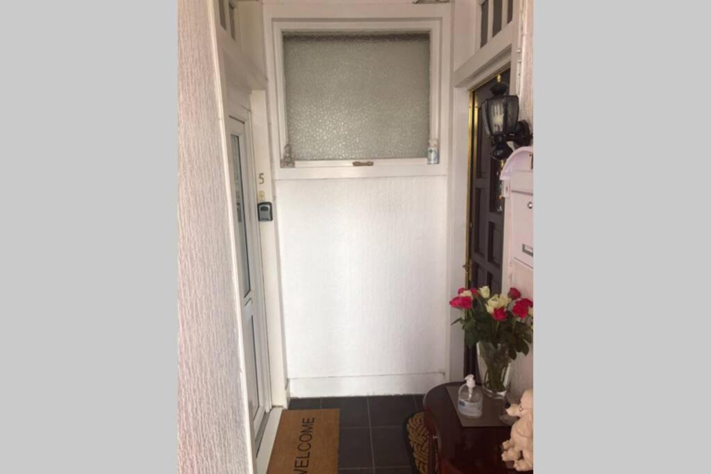 One Bedroom Flat On The Banks Of Loch Lomond Alexandria Exterior photo