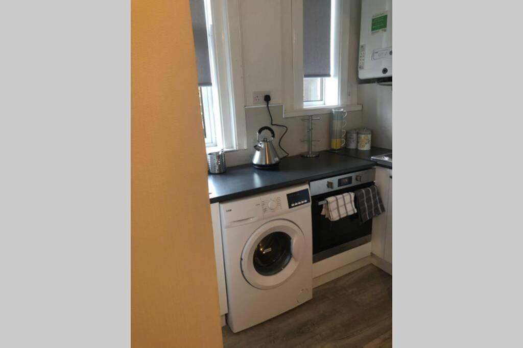 One Bedroom Flat On The Banks Of Loch Lomond Alexandria Exterior photo